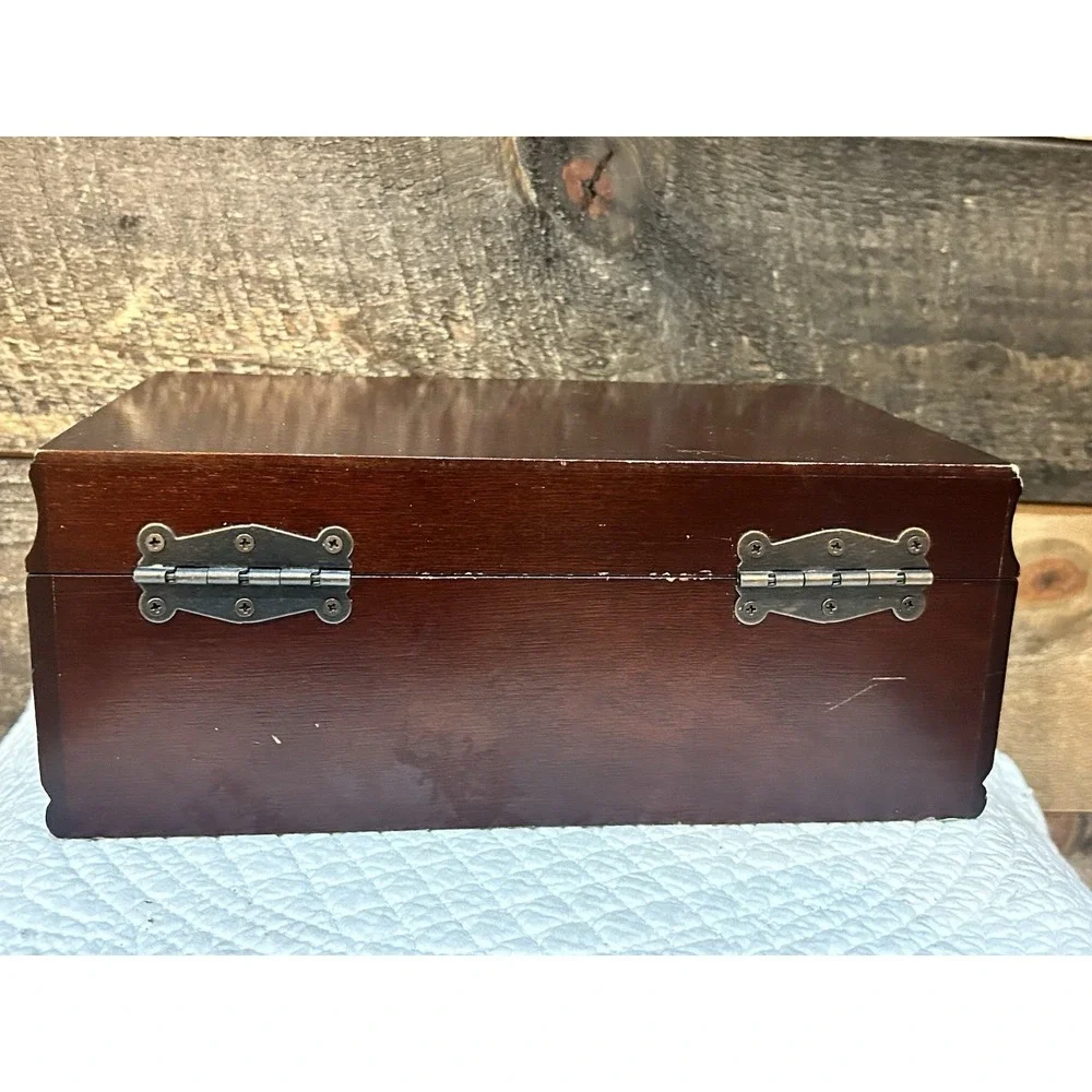 VTG MAHOGANY (?) JEWELRY BOX W/REMOVABLE TRAY & CORAL LINING